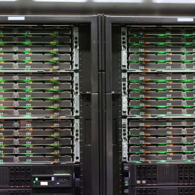 Máy tính hiệu năng cao (HPC)